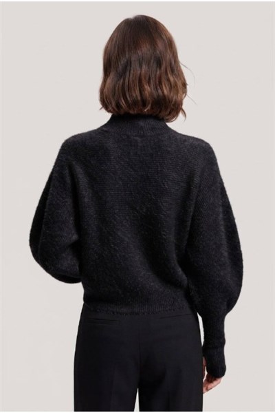 Parmak Geçirmeli Yarasa Kol Yumoş Bluz