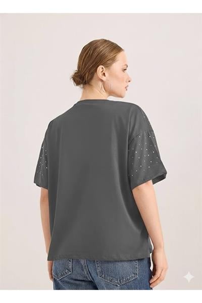 Serpme Taş Detaylı Tshirt