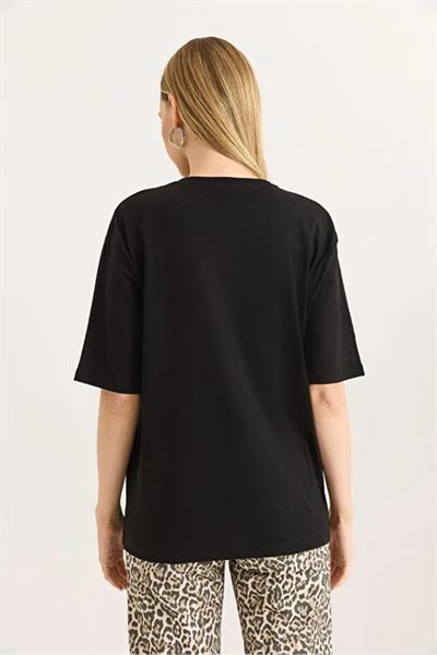 Taşlı Kalp Dekolteli Bisiklet Yaka Tshirt