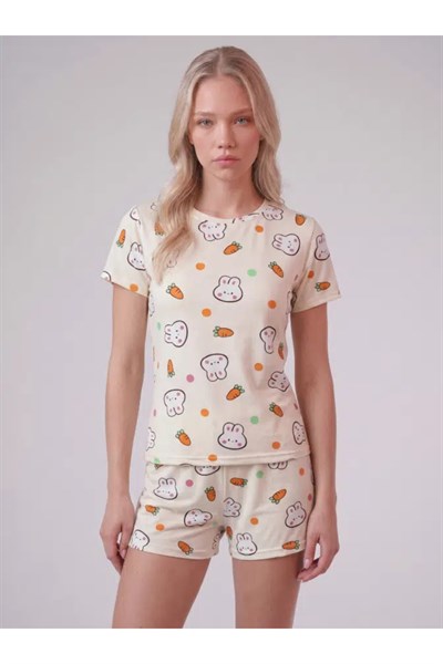 Tavşan ve Havuç Desenli Tshirt Şort Pijama Takımı