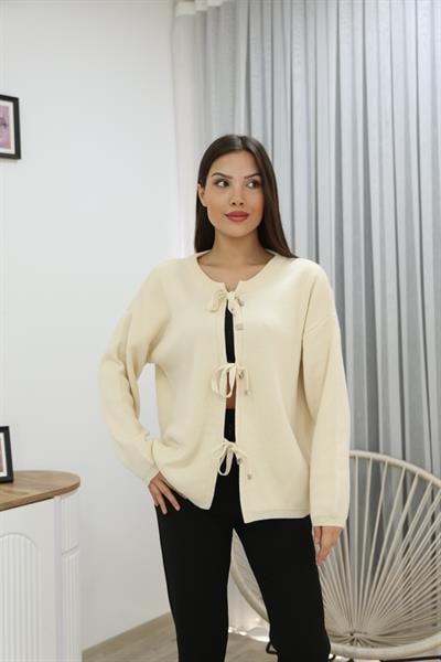 Üç Bağlamalı Triko Hırka