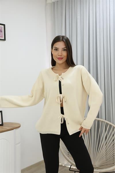 Üç Bağlamalı Triko Hırka