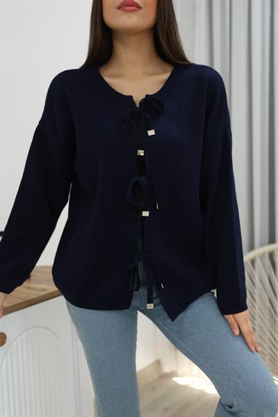 Üç Bağlamalı Triko Hırka