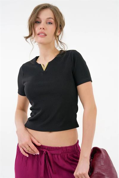 V Metal Aksesuarlı Ottoman Kumaş Crop Bluz