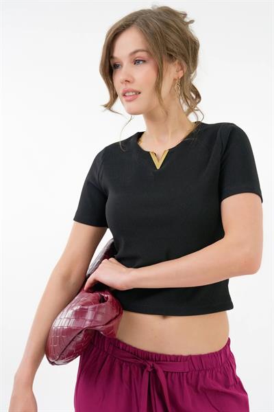 V Metal Aksesuarlı Ottoman Kumaş Crop Bluz