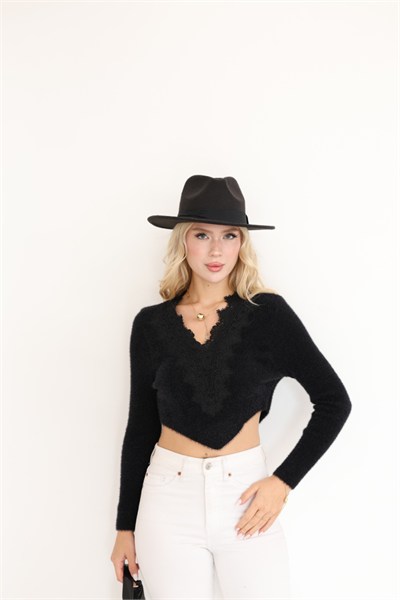 V Yaka Dantelli Asimetrik Yumoş Sakallı Crop Bluz
