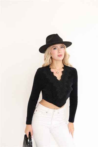 V Yaka Dantelli Asimetrik Yumoş Sakallı Crop Bluz