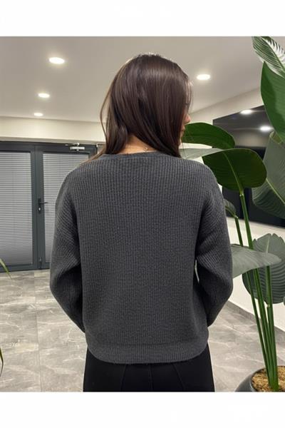 V Yaka Düğmeli Triko Hırka