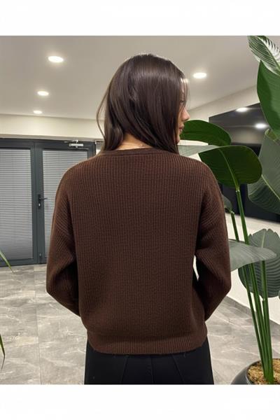 V Yaka Düğmeli Triko Hırka