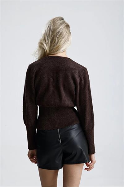 V Yaka Metal Düğmeli Angora Hırka