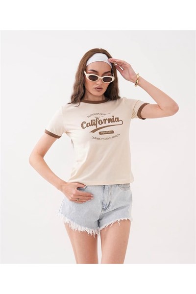 Yaka ve Kol Bilyeli California Baskılı Tshirt
