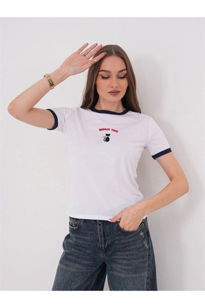 Yaka ve Kol Biyeli MINUS TWQ Baskı Tshirt