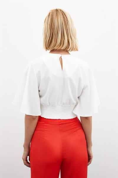 Yakası Kolye Aksesuarlı Beli Lastikli Yarasa Kol Bluz
