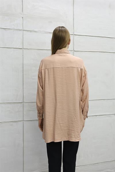 Yan Yırtmaçlı Kolyeli Gömlek