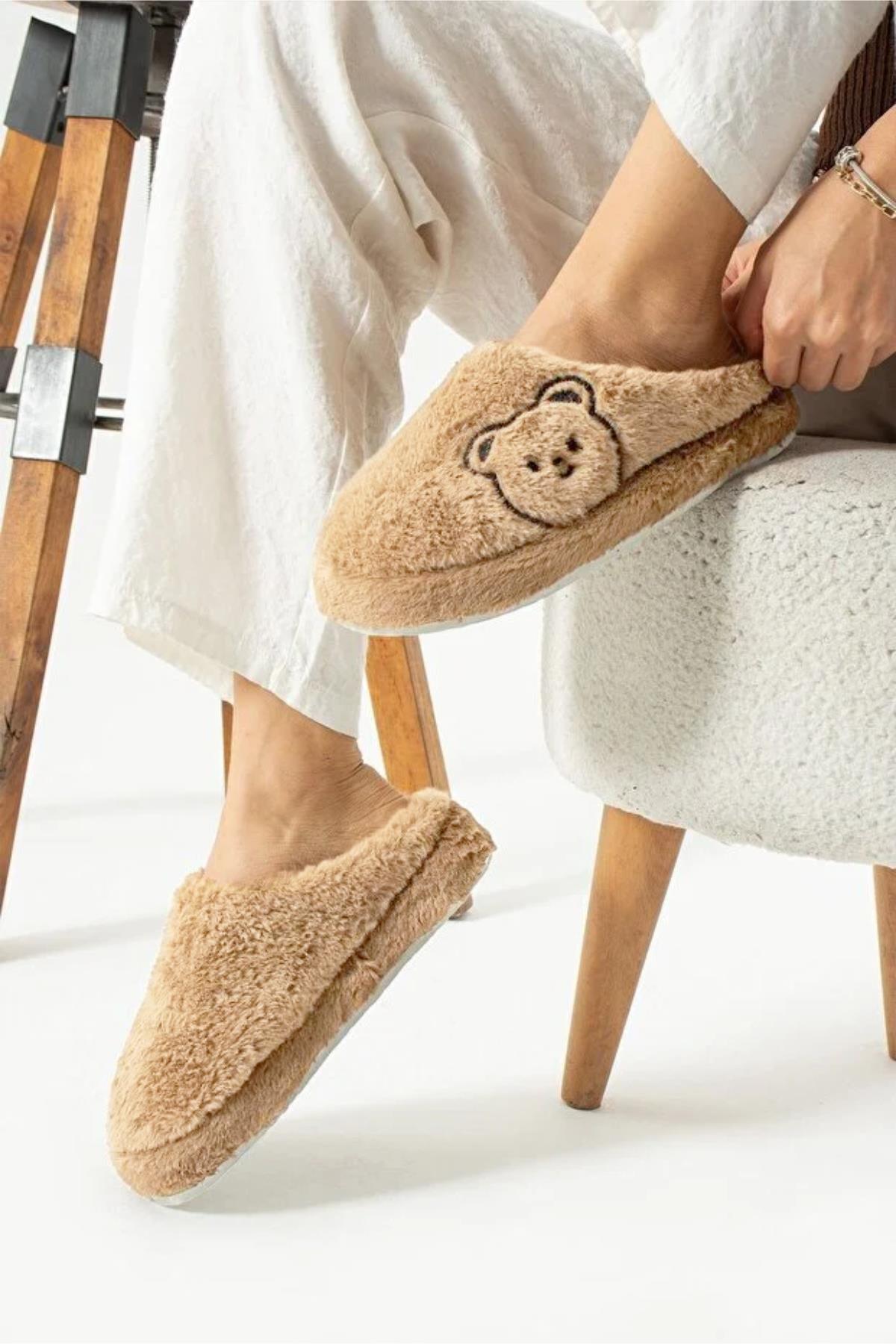 Ayıcık Nakışlı Peluş Ev TerliğiKADIN EV TERLİĞİ VE PANDUF