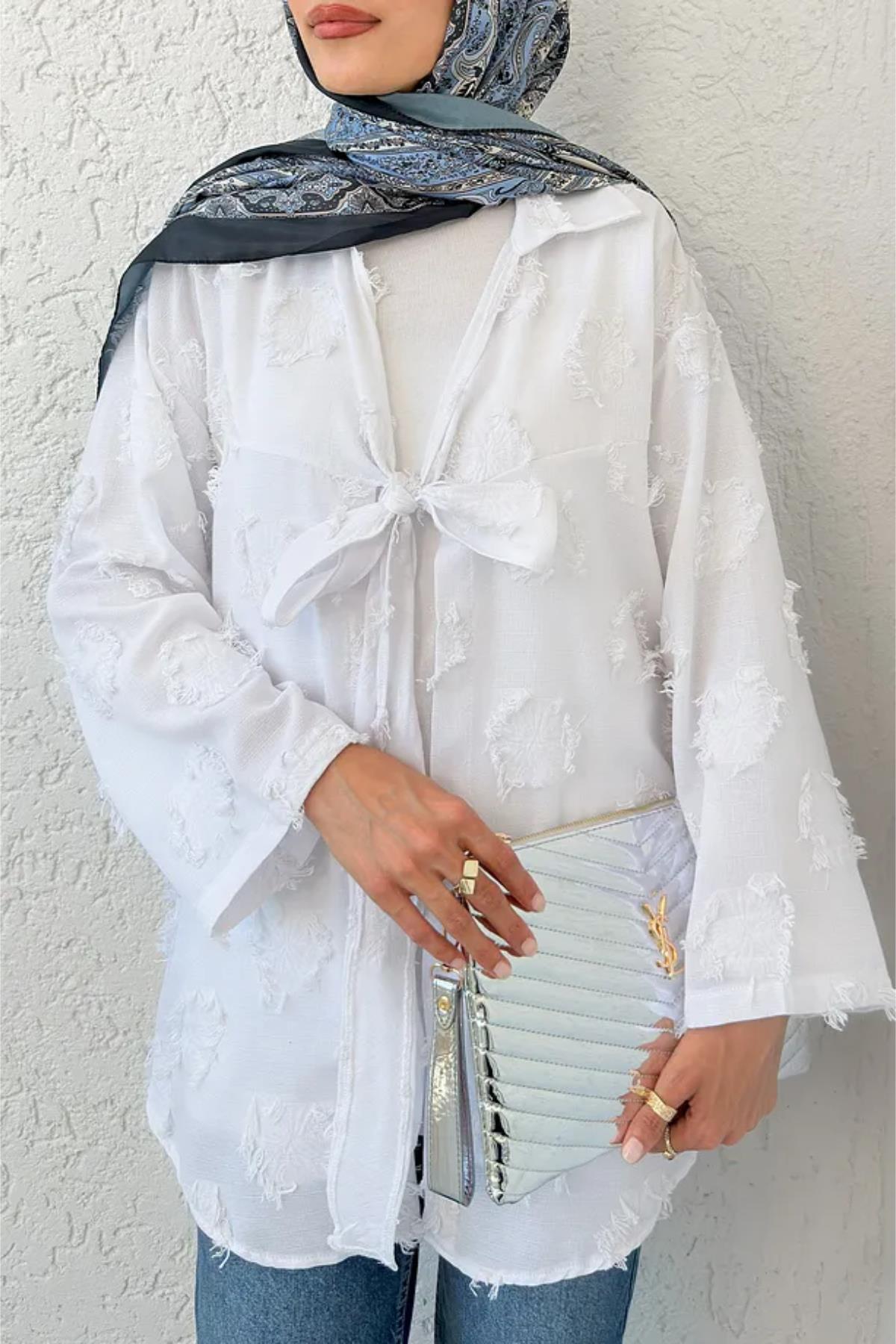 Bağlamalı Nakış İşlemeli KimonoKADIN KİMONO & KAFTAN