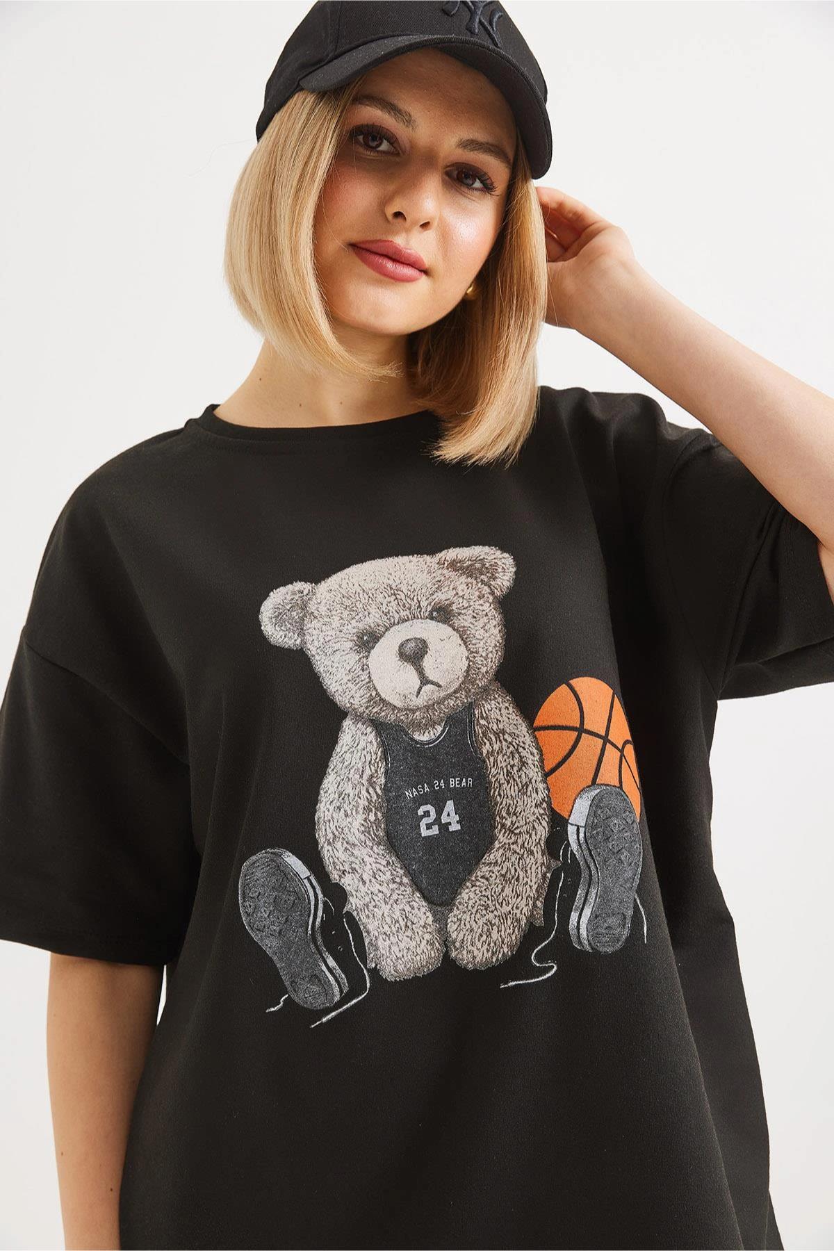 Basketbolcu Ayı Baskılı TshirtKADIN T-SHİRT
