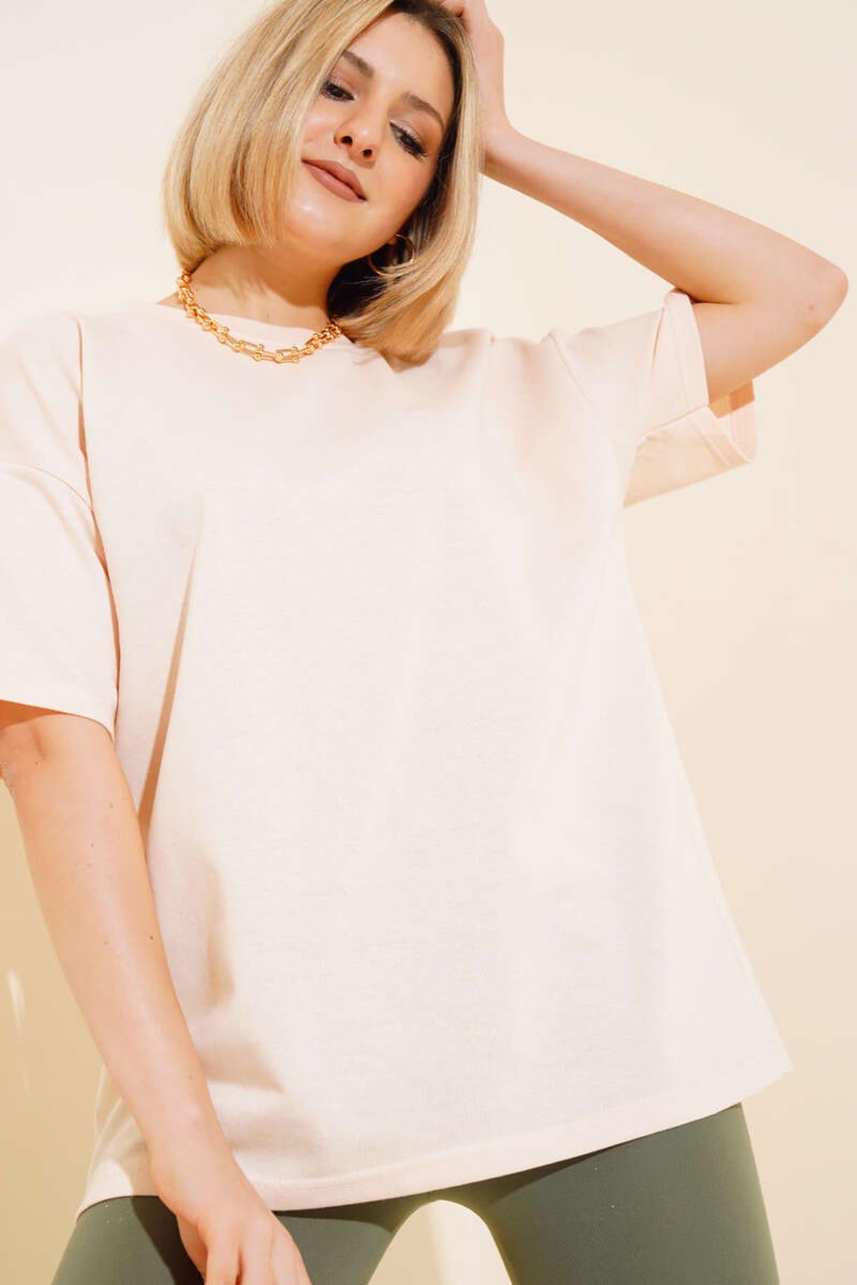 Bisiklet Yaka Basic TshirtKADIN T-SHİRT