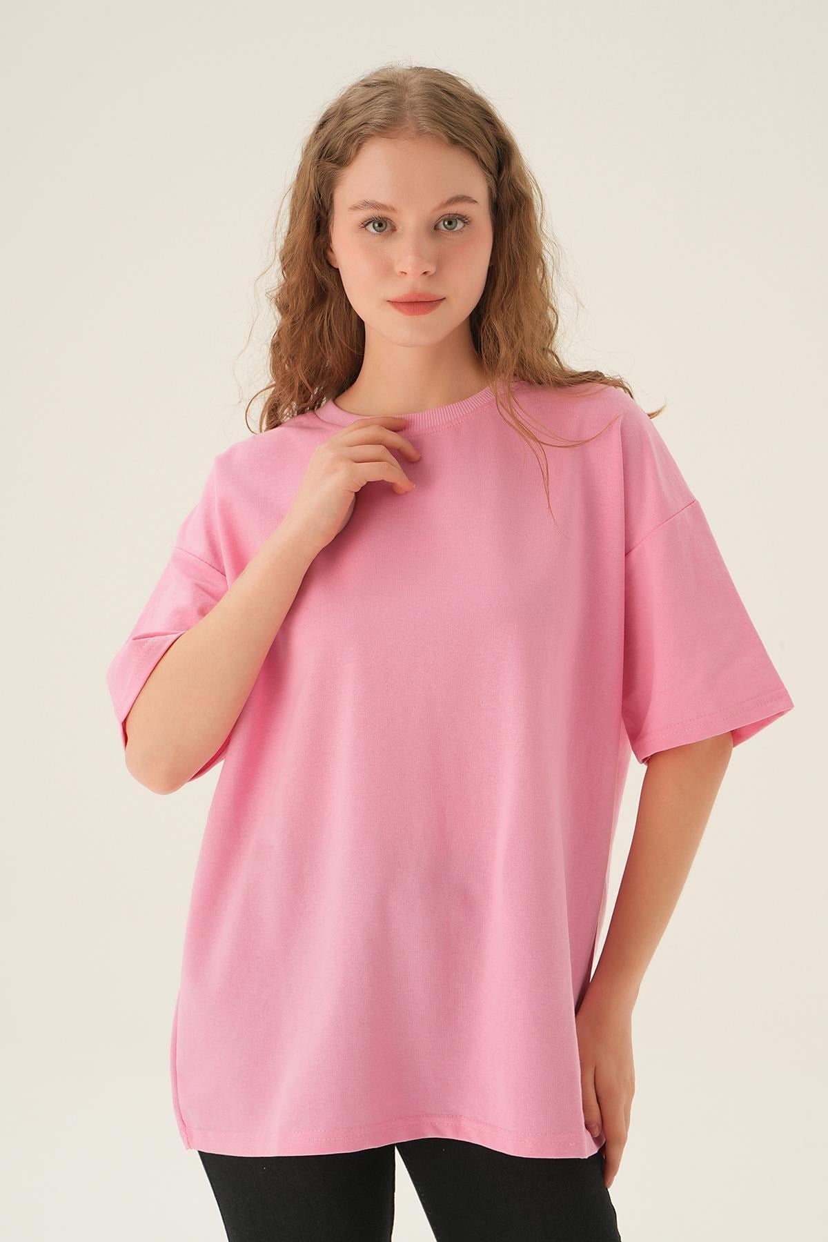 Bisiklet Yaka Basic TshirtKADIN T-SHİRT