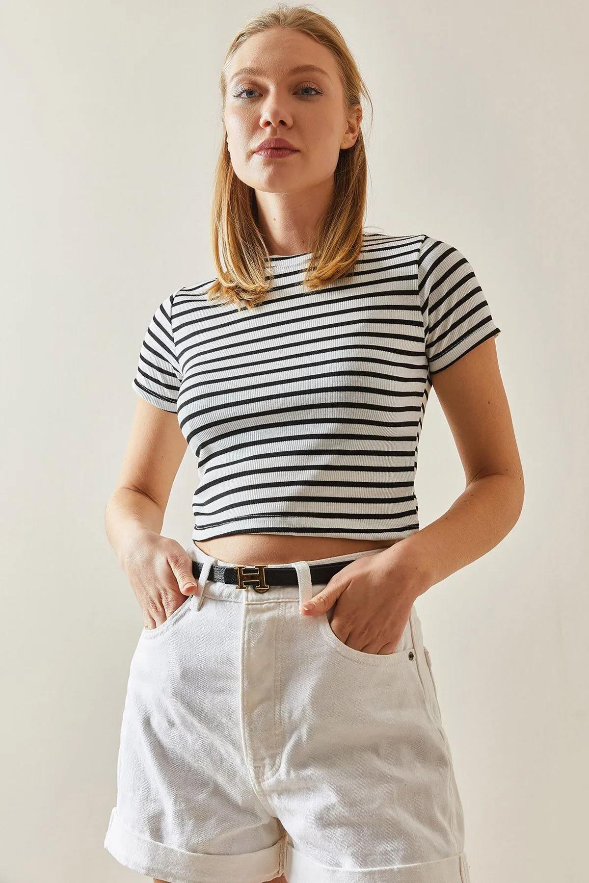 Çizgili Crop TshirtKADIN T-SHİRT