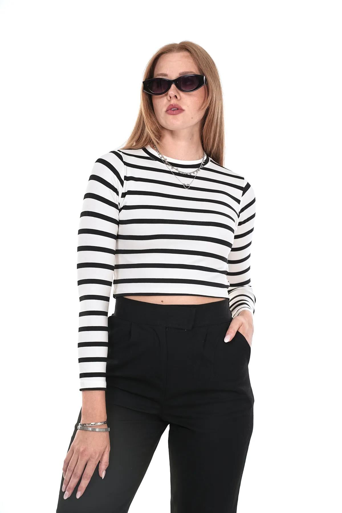 Çizgili Esnek Crop BluzKADIN BLUZ