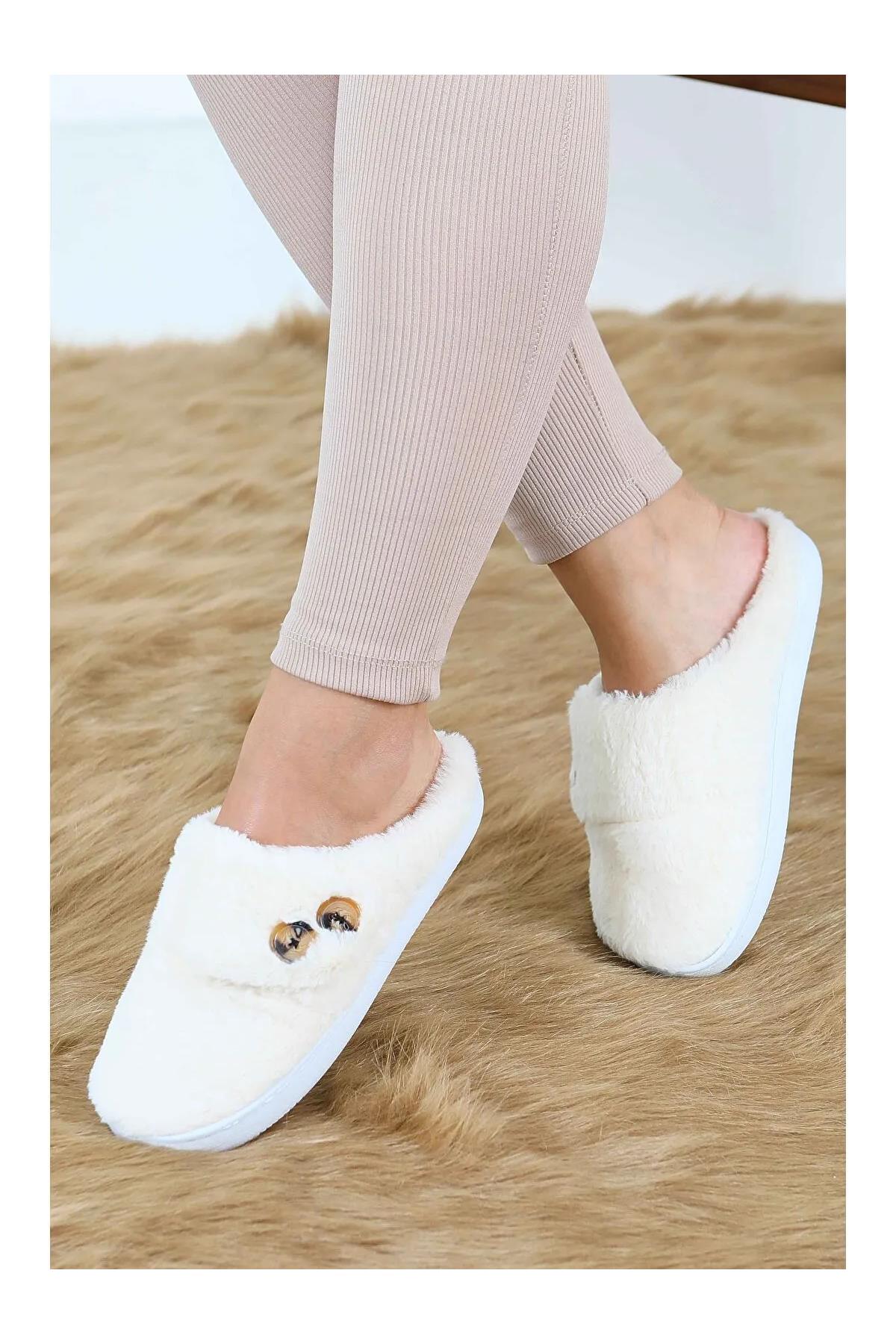 Düğme Detaylı Peluş Ev TerliğiKADIN TERLİK