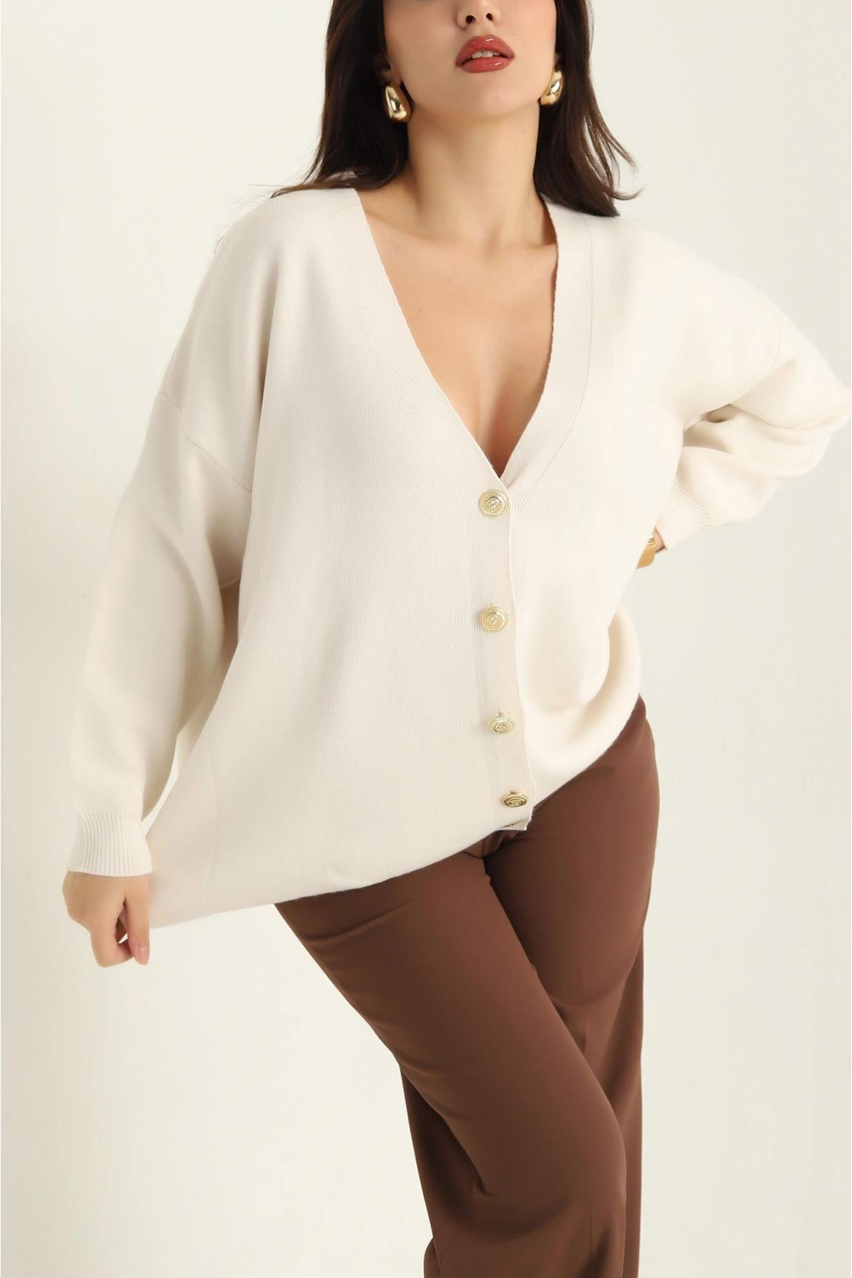 Düğmeli Oversize Triko HırkaKADIN HIRKA