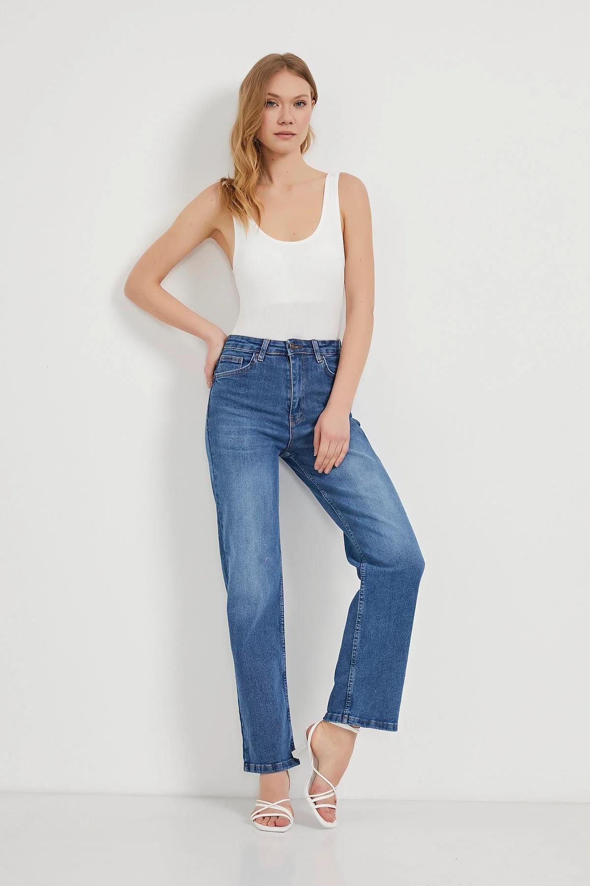 Fitilli Göğüs Destekli BodysuitKADIN BODY
