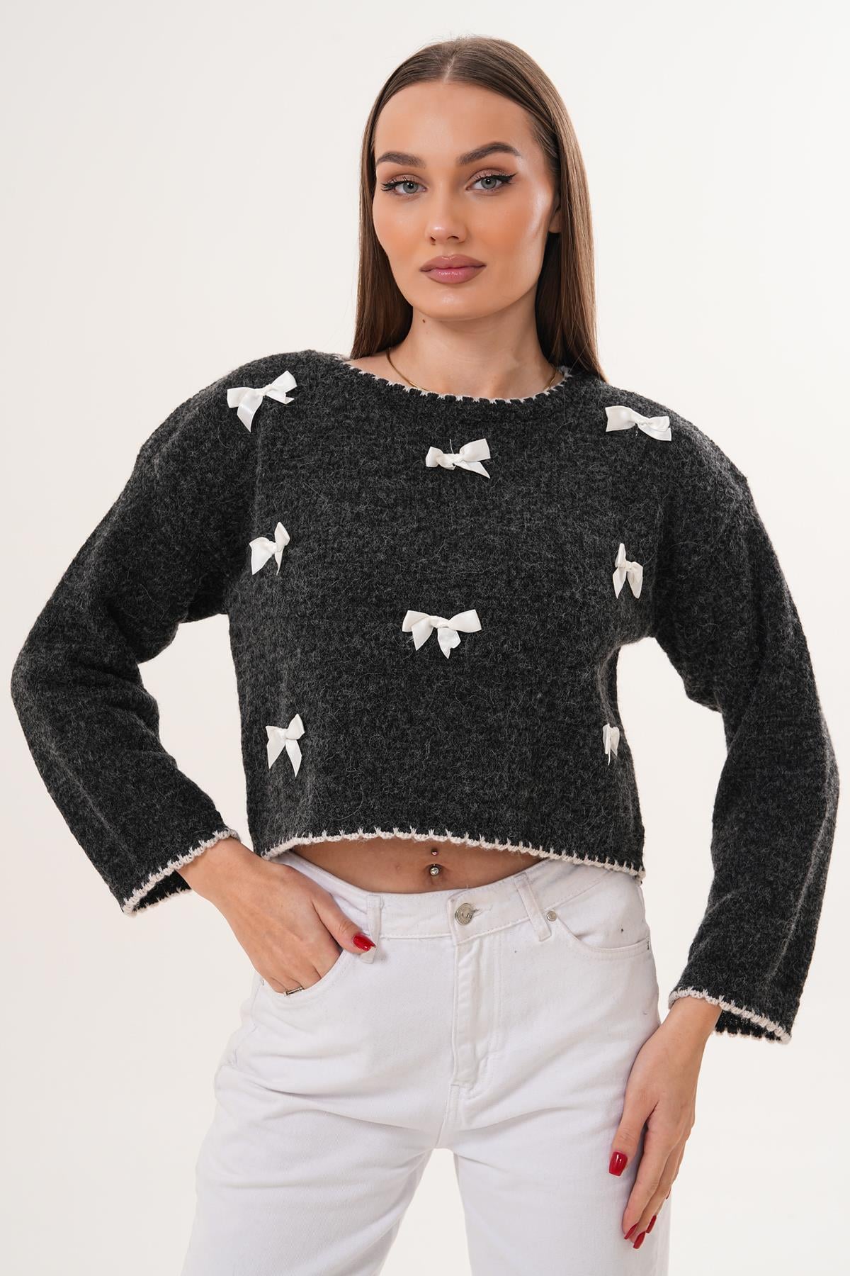 Fiyonk Detaylı Triko Örme Salaş Kısa KazakKADIN KAZAK