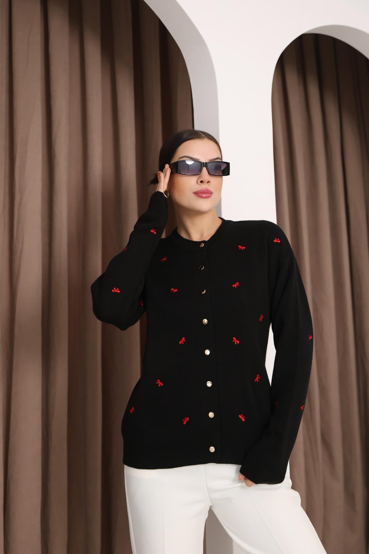 Fiyonk İşlemeli Bisiklet Yaka HırkaKADIN HIRKA