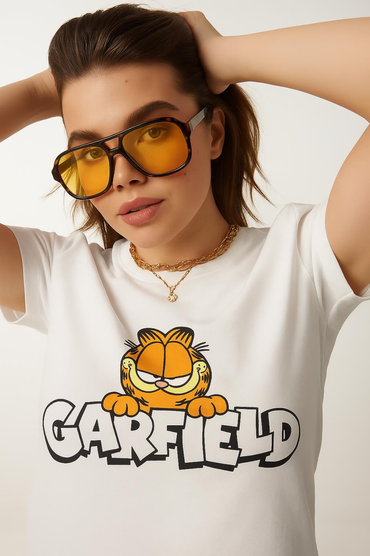 Garfield Baskılı Kısa TshirtKADIN T-SHİRT