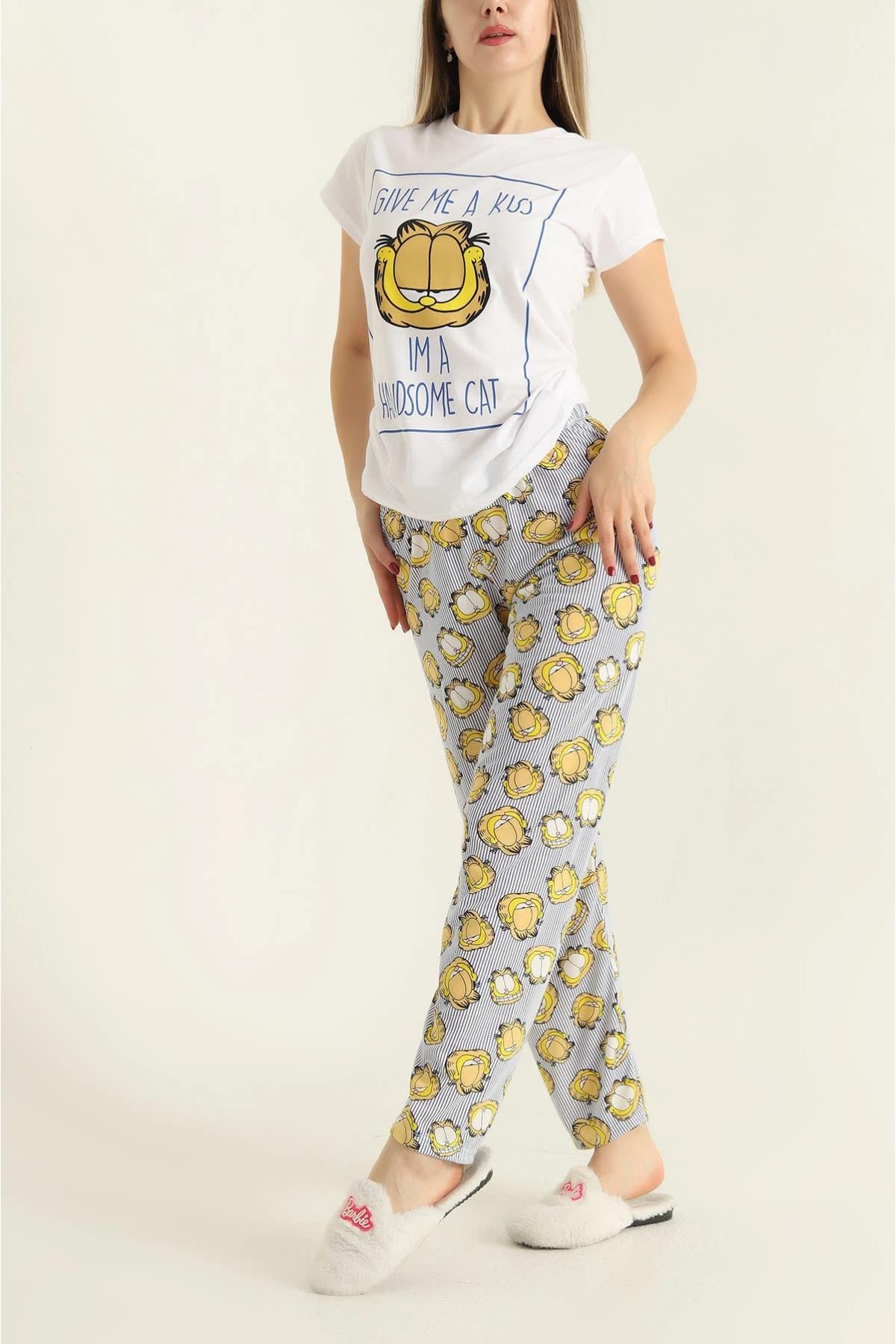 Garfield Baskılı Pijama TakımıKADIN PİJAMA TAKIMI