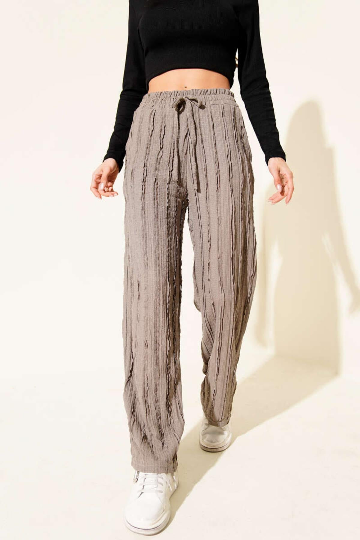 Geniş Paça Pileli Belden Bağlamalı PantolonKADIN PANTOLON