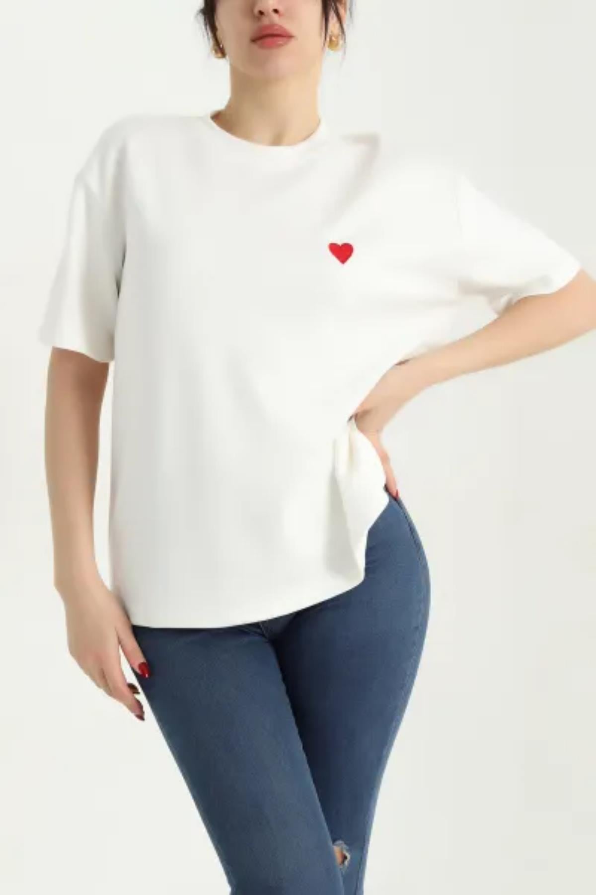 Kalp Nakışlı Modal TshirtKADIN T-SHİRT