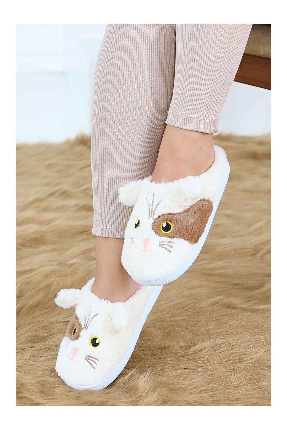 Kedi İşleme Detaylı Kadın Ev TerliğiKADIN EV TERLİĞİ VE PANDUF