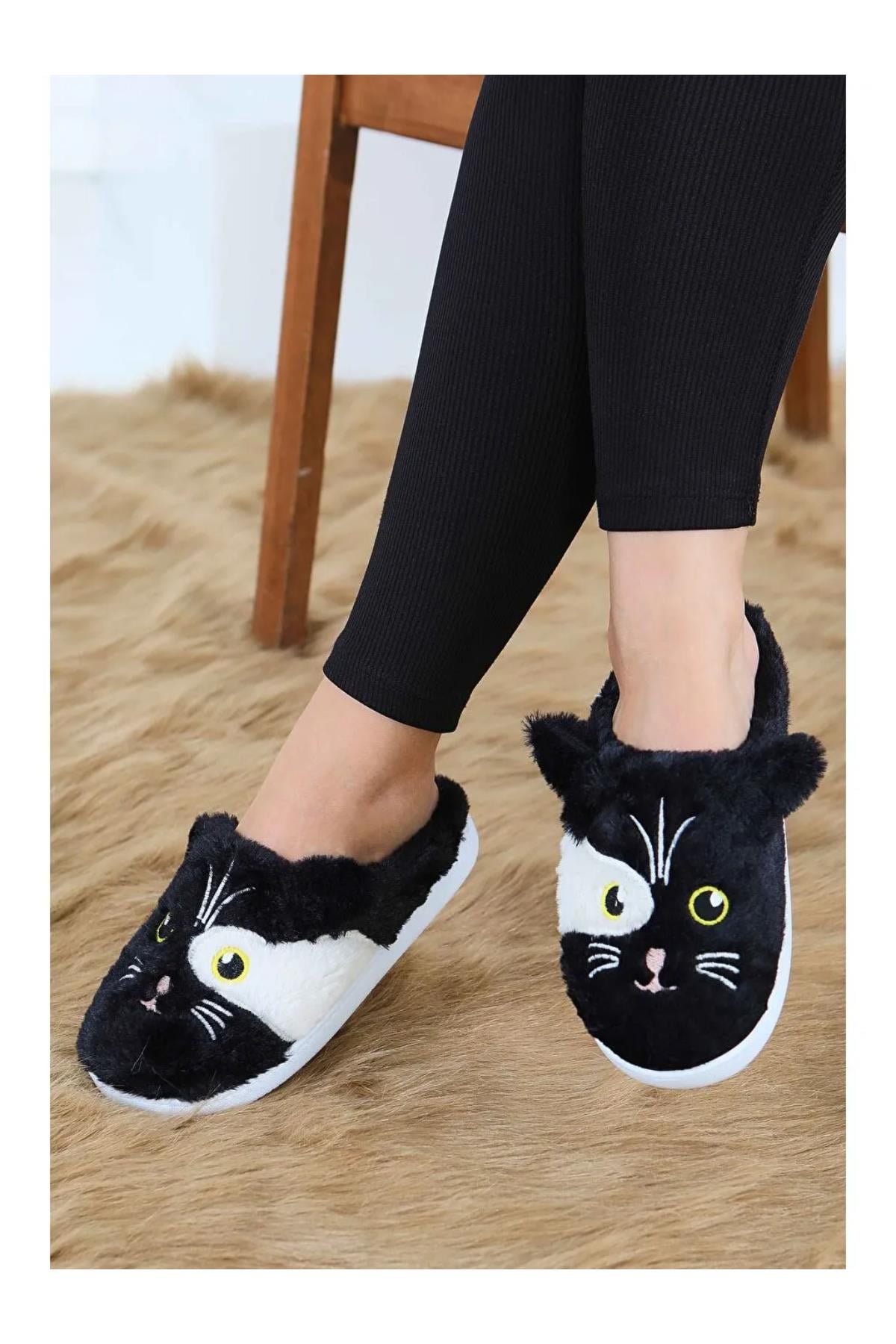 Kedi İşleme Detaylı Kadın Ev TerliğiKADIN EV TERLİĞİ VE PANDUF