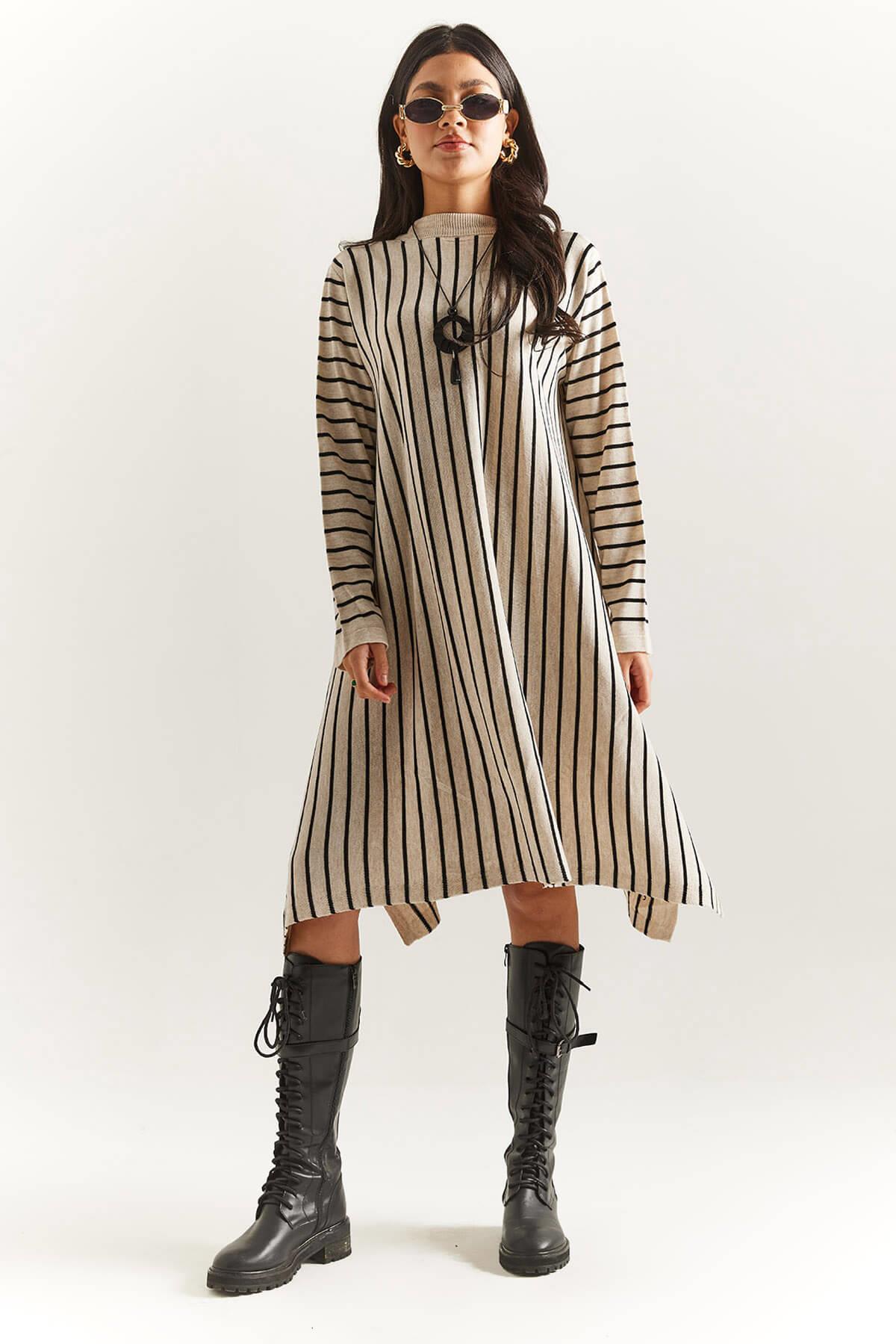 Kolyeli Çizgili TunikKADIN TUNİK