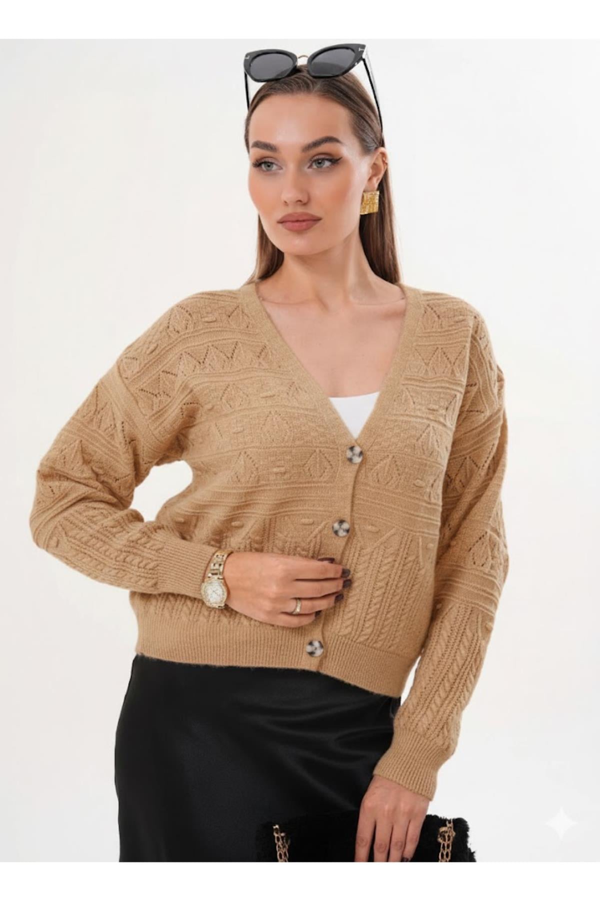 Motif Desenli Düğmeli Triko HırkaKADIN HIRKA