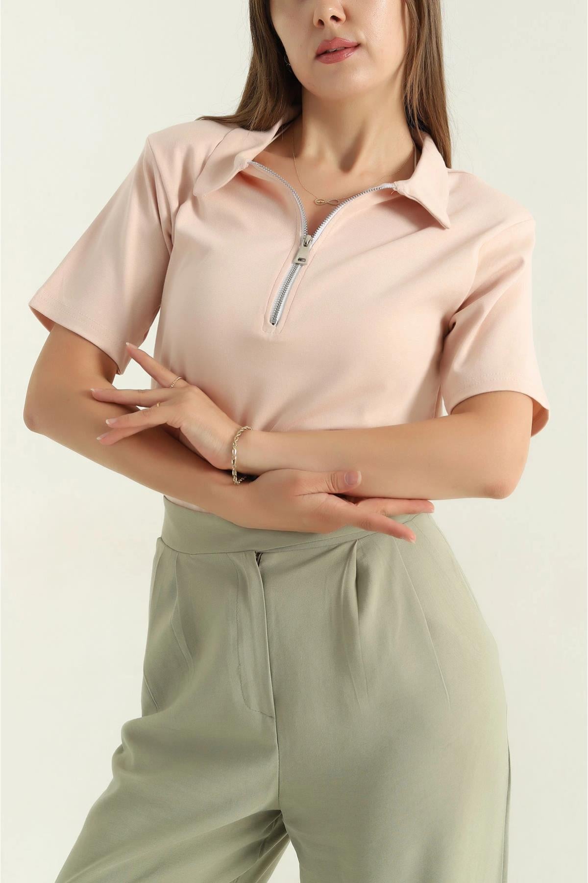 Polo Yaka Fermuarlı Vatkalı TshirtKADIN T-SHİRT