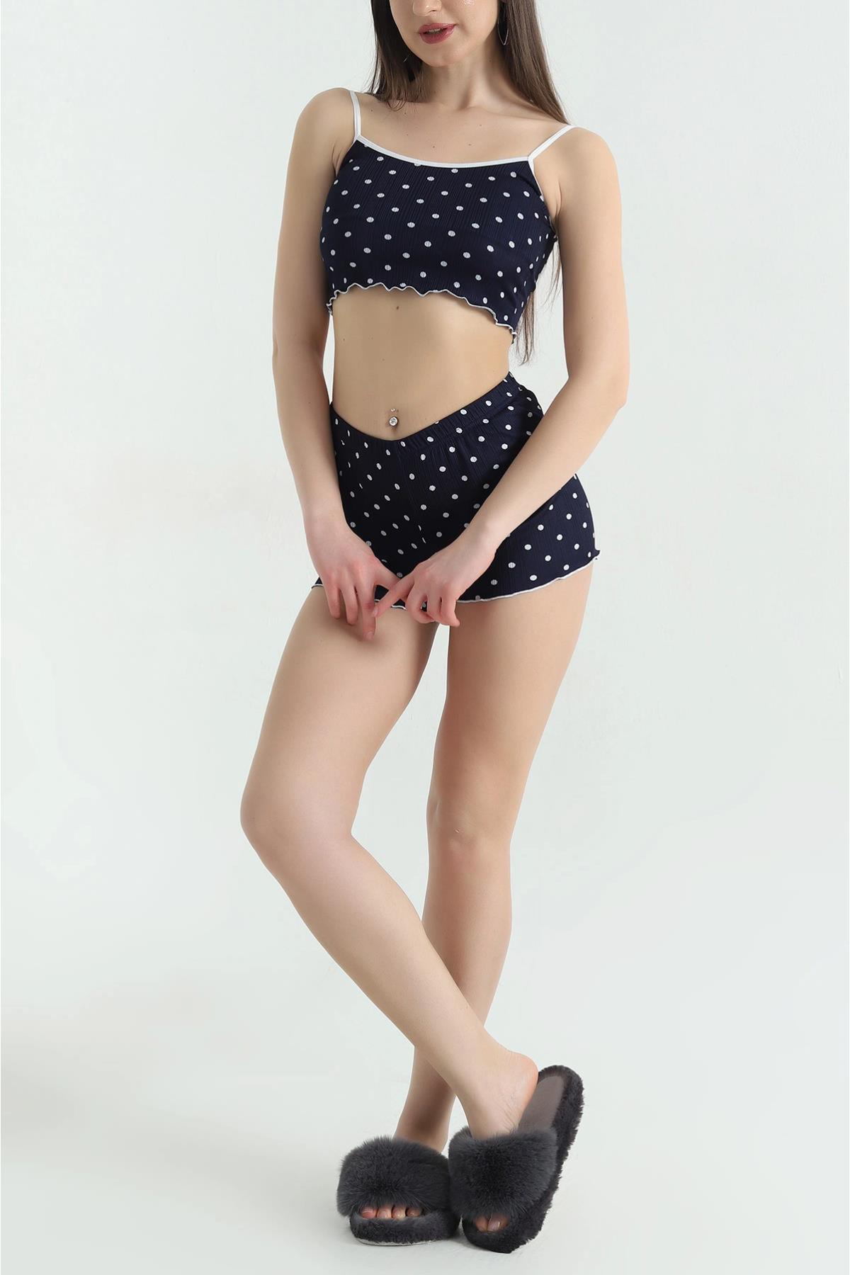 Puantiyeli Şortlu Pijama TakımıKADIN PİJAMA TAKIMI