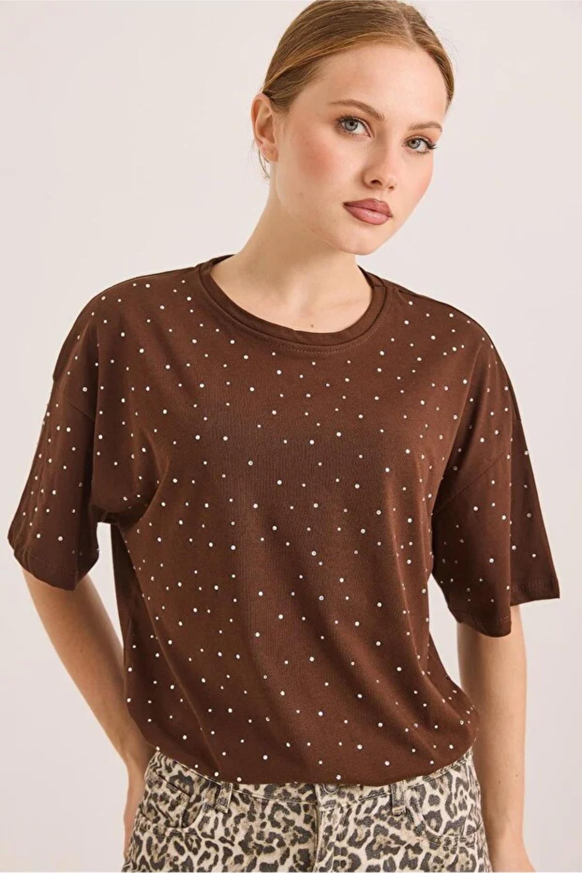 Serpme Taş Detaylı TshirtKADIN T-SHİRT