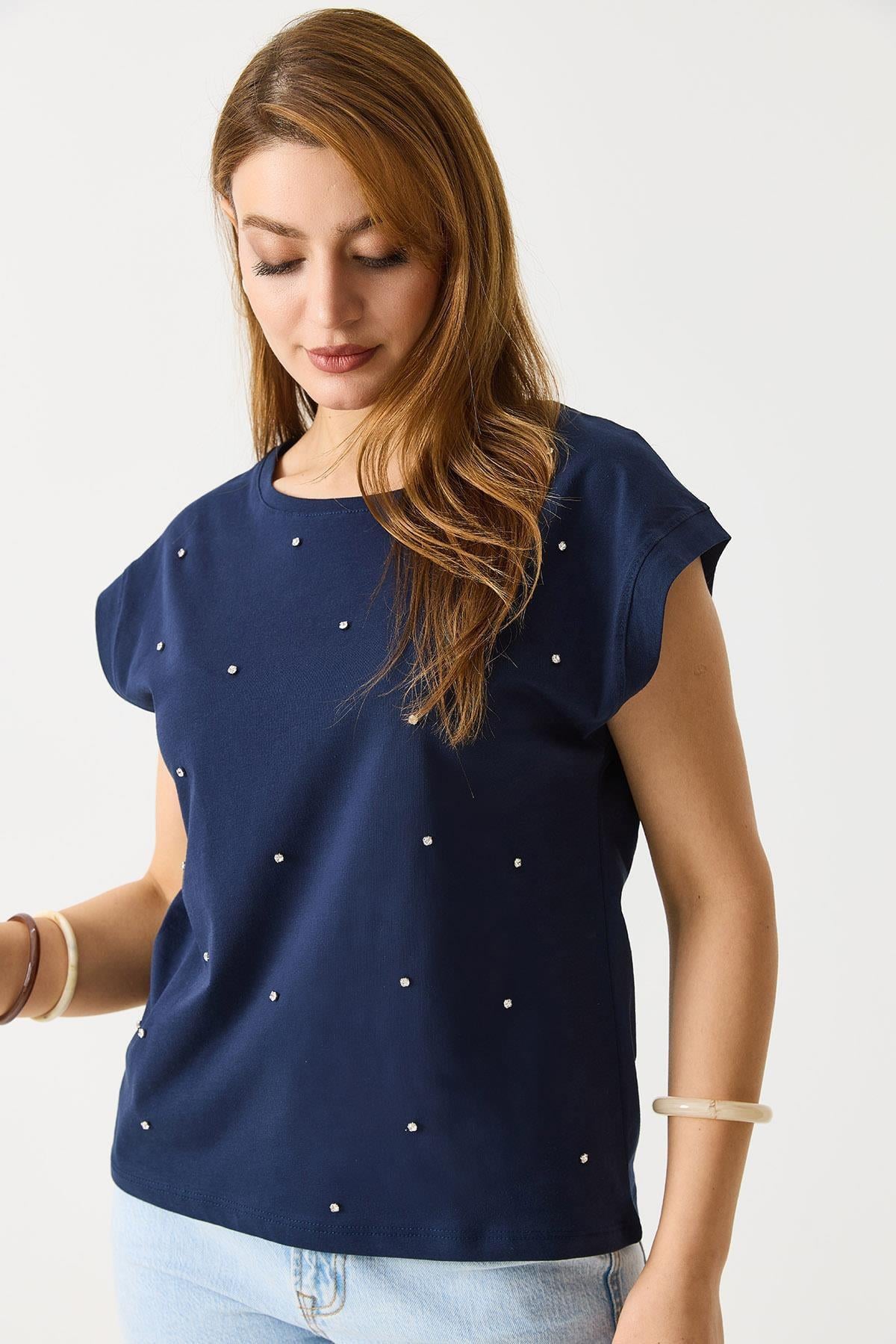 Taş Detaylı Kolsuz TshirtKADIN T-SHİRT