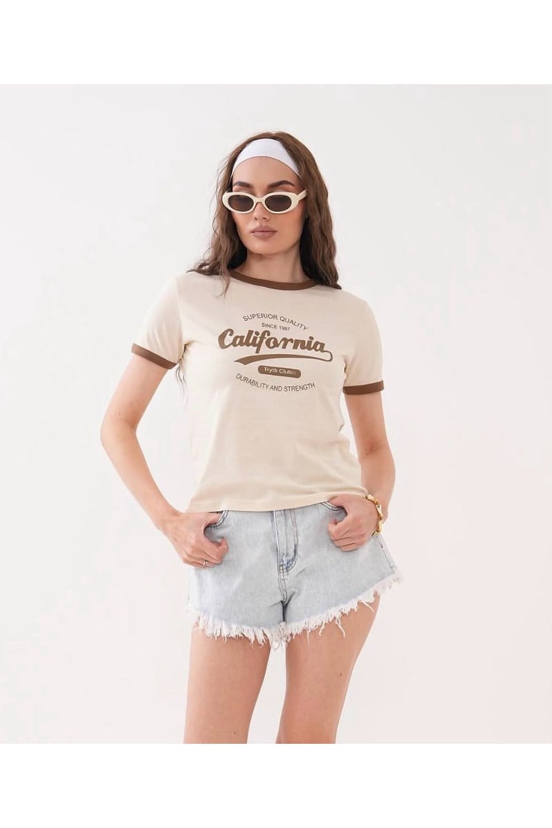 Yaka ve Kol Bilyeli California Baskılı TshirtKADIN T-SHİRT