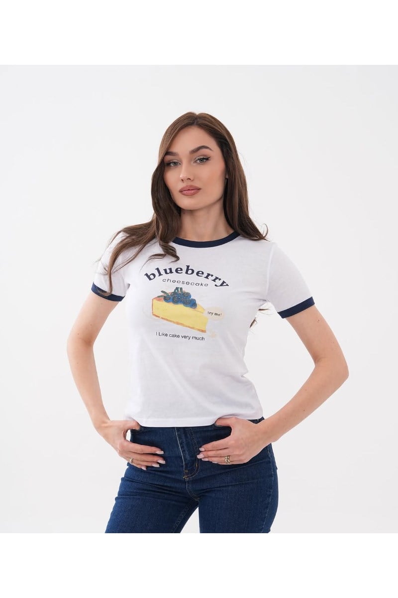Yaka ve Kol Biyeli Blueberry Baskılı TshirtKADIN T-SHİRT