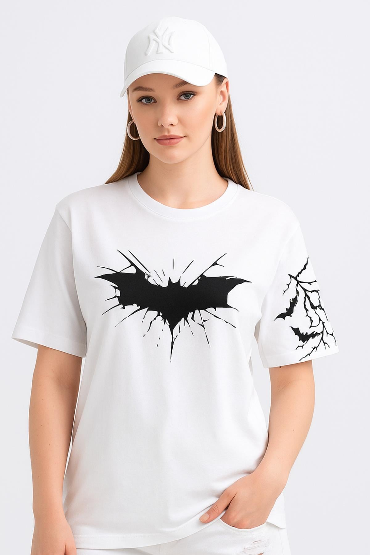 Yarasa Baskılı TshirtKADIN T-SHİRT