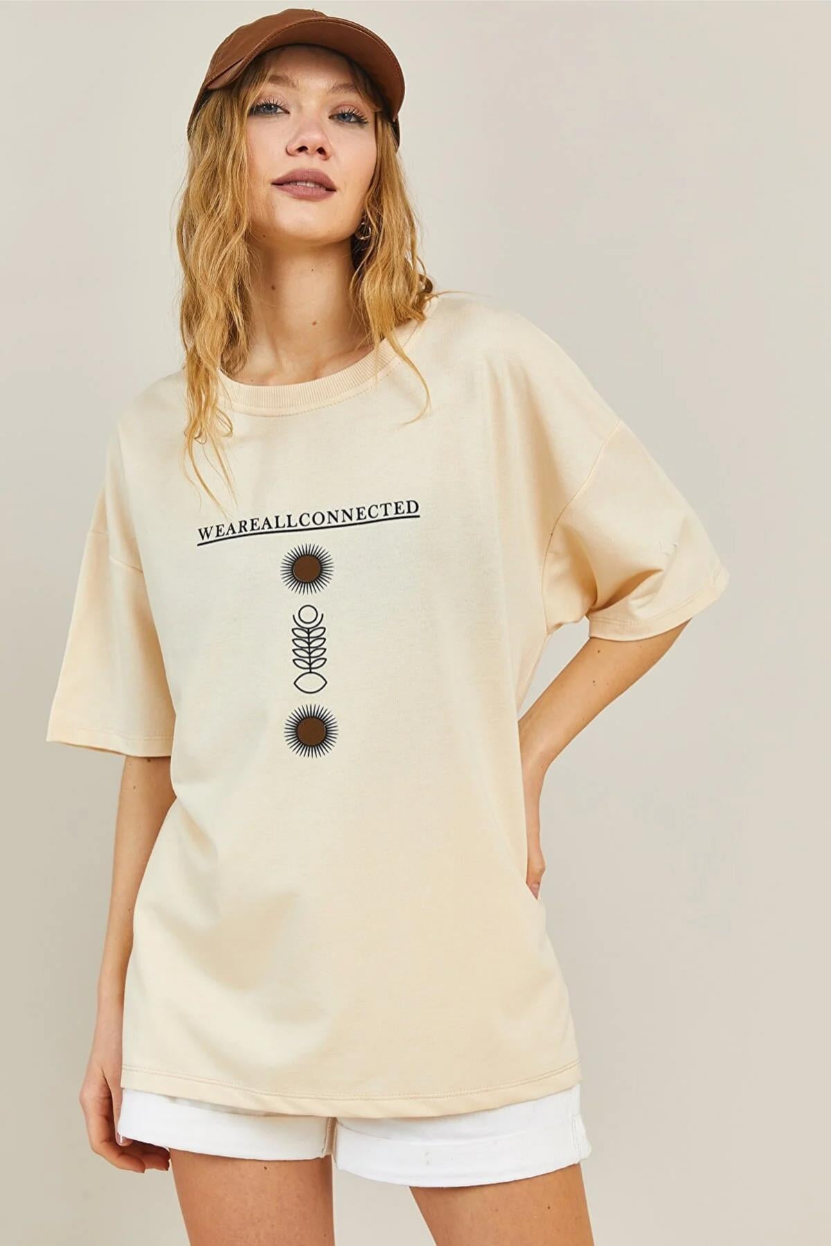 Yazı Baskılı Bisiklet Yaka T-shirtKADIN T-SHİRT