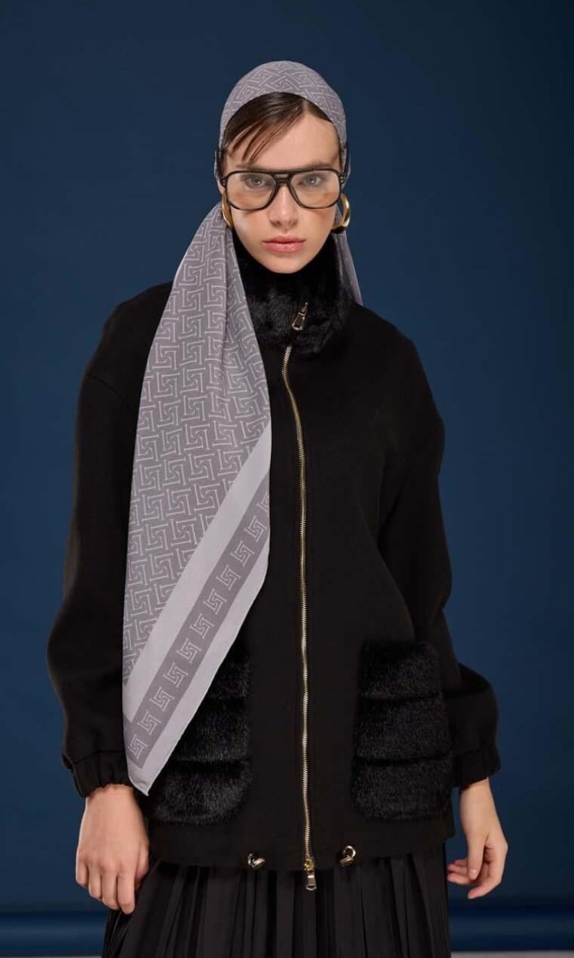 Lija Küçük Logo %100 Krep İpek Şal 70.200