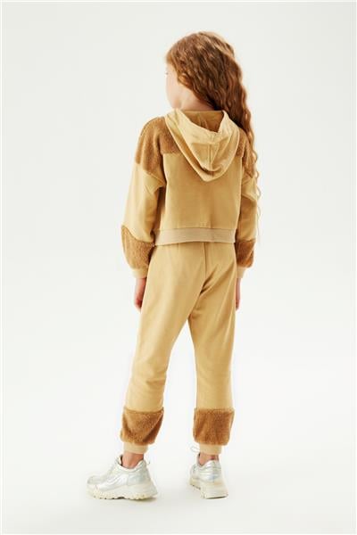 Tyess Kız Çocuk Bej Peluş Detaylı Kapüşonlu Eşofman Üstü