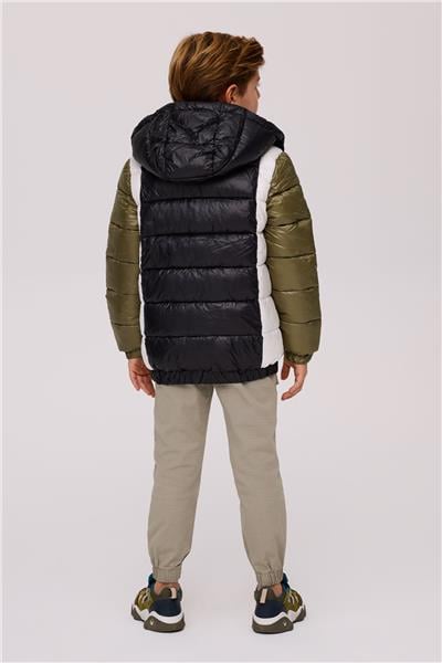Guess Erkek Çocuk Haki MontGuess Erkek Çocuk Haki Mont