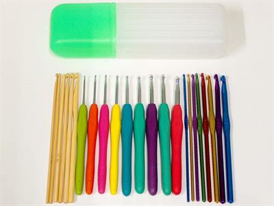 22 Sizes Bamboo - Soft Grip - Color Hook Set .